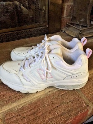 womens white athletic shoes