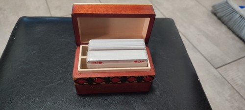 COFANETTO LEGNO CON DUE MAZZI DI CARTE MODIANO DA BURRACO - Foto 2 di 4