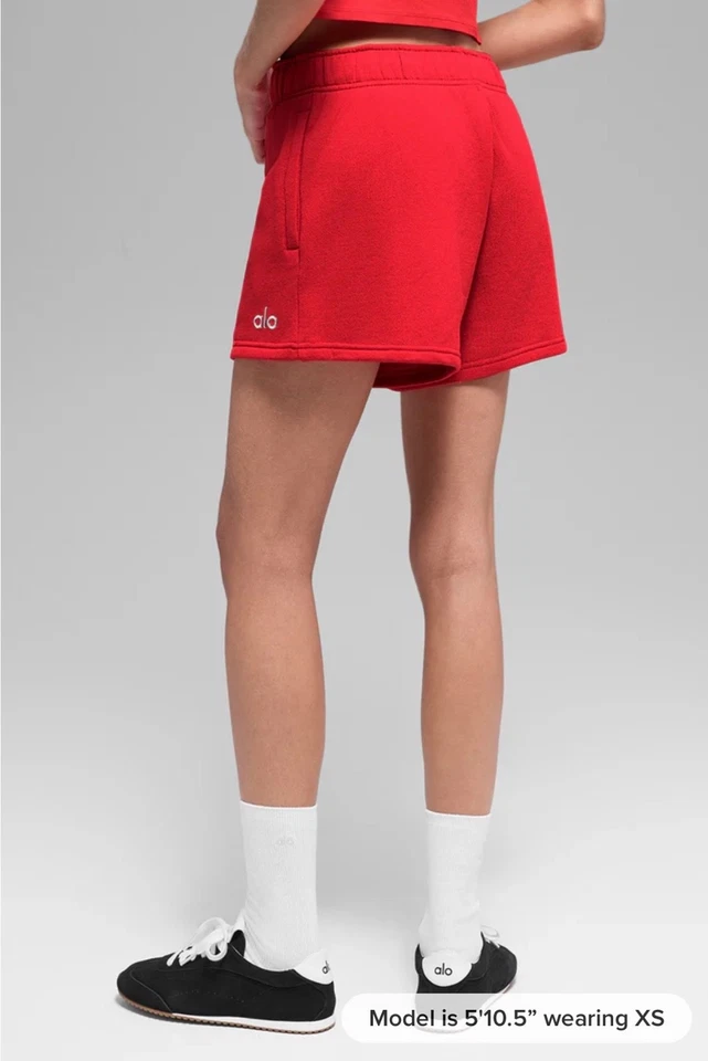 Nuevos Pantalones Cortos Pequeños Alo Yoga Accolade Edición Limitada Color Rojo Brillante $80 Foto 4 de 4