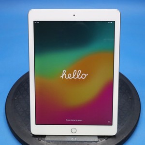Apple iPad 6th Gen - 32GB Unlocked Silver