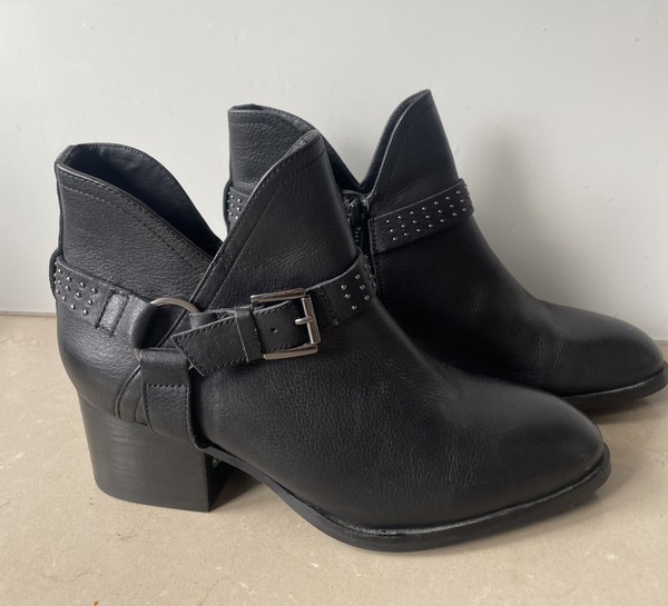 JO MERCER Black Leather Studded Buckle Ankle Boots Size 38 Block Heel Excellent