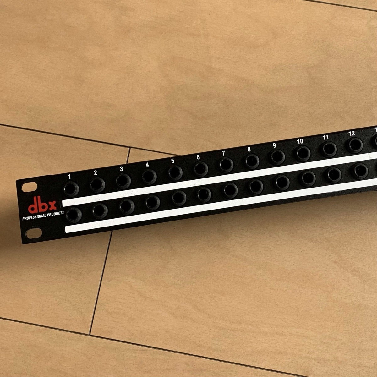 DTM・DAW dbx PB-48 48-Point Patch Bay PB-48 Production Series – SoundPro