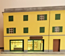 Gebäude mit Laden italienische Metzgerei Typ FS HANDARBEIT Spur HO 1:87