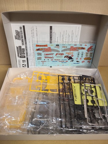 Aoshima D1 Grand Prix FC3S RX-7 2006 Team Samurai Project 1/24 Plastic Model Kit - Picture 2 of 14
