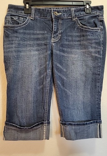 Mossimo Women's Junior Size 11 Blue Denim Capri Cuffed Medium Wash Jean