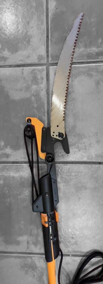 Обрезчик деревьев FISKARS PowerLever 1-1/8 дюйма + 15-дюймовое пильное лезвие, столб из стекловолокна 7–14 футов - Изображение 4 из 4