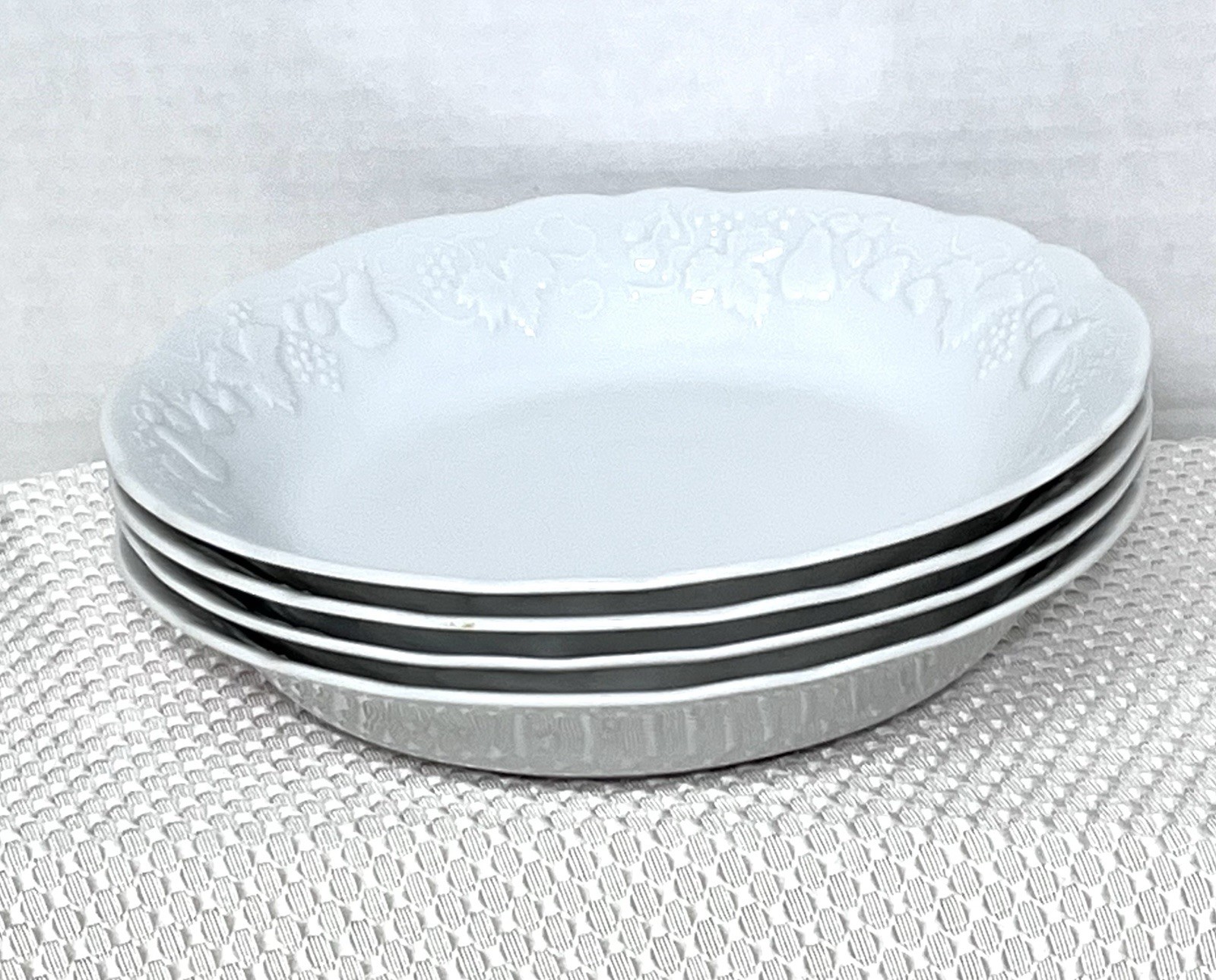 Philippe Deshoulieres Blanc De Blanc Vintage Soup/ Cereal Bowls  7 1/2" Set of 4