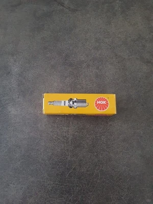 BOUGIE ALLUMAGE NGK CR10EK - Photo 1/3