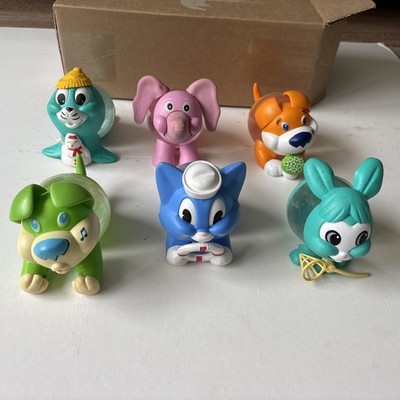 6 seltene Vintage 80er Jahre Ferrero Kinder Friends Osterhasen + 5 andere Behälter.  