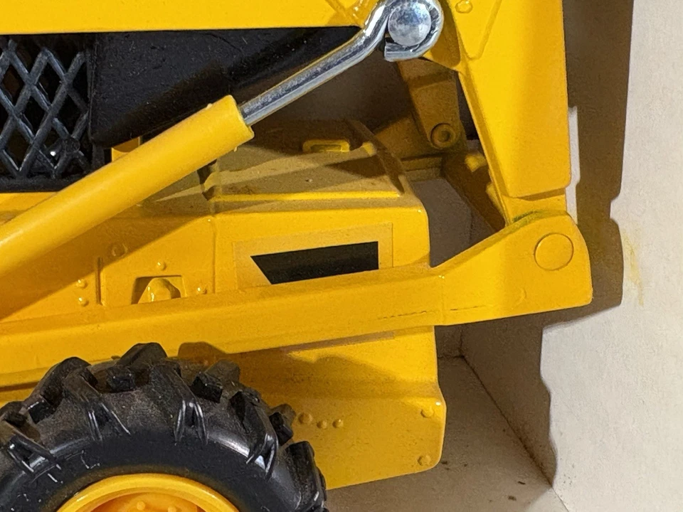 CARGADORA MINICARGADORA JOHN DEERE ERTL #554 TRACTOR AGRÍCOLA FUNDIDO A PRESIÓN 1:16 con CAJA -NRFB Foto 3 de 4