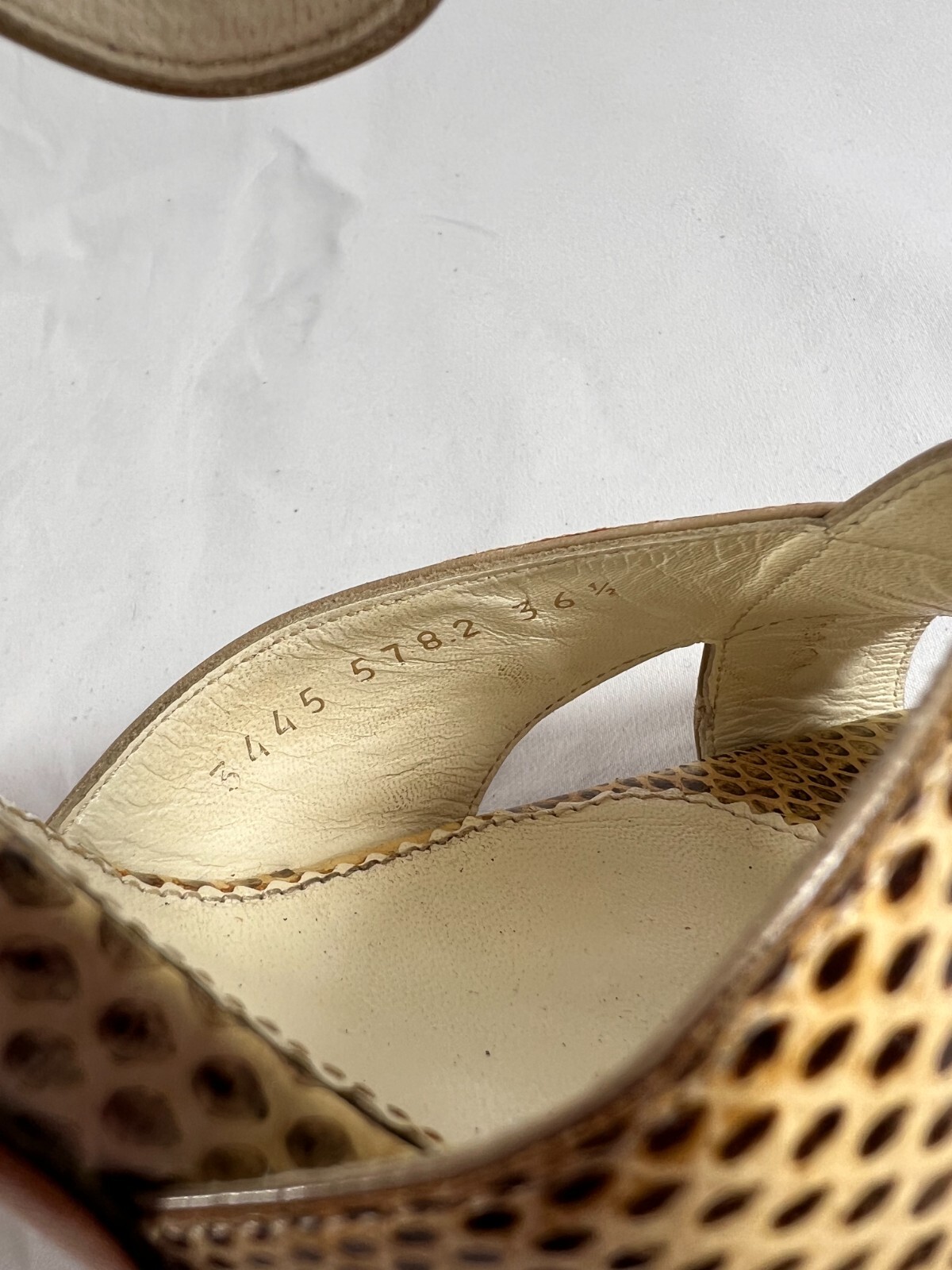 Sandali YSL Yves SAINT LAURENT tacco pelle di serpente contrassegnati come 36 5 6 5 US