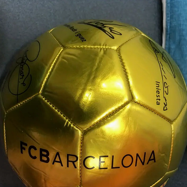 ヨアンモンカダ 直筆サインゴールドボール Barcelona signed golden soccer ball | eBay