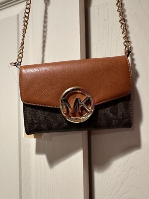 NWOT Michael Kors Hudson Large Phone Leather Crossbody Bag