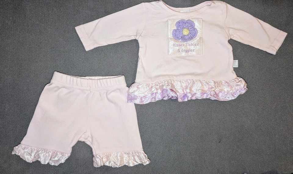 Boutique Giggle Moon Bebé Niña Besos Cosquillas Top Capri Seda Volantes 0-6 Mons Foto 3 de 4