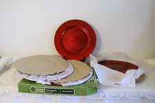 HOLIDAY TIME RED Polypropylene Foil 13" Chargers Unused In Original Box