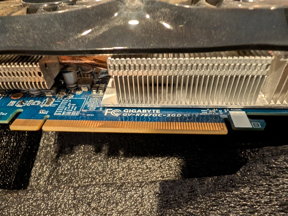 Gigabyte GV-R787OC-2GD Graphics Card Radeon HD 7870 2GB HDMI DVI-I Min - Image 2 of 4