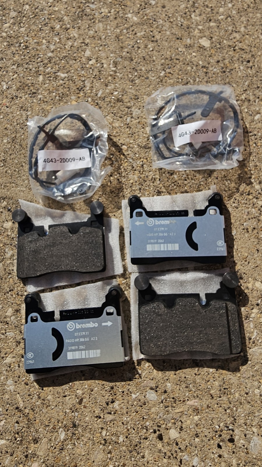 Aston Martin DB11 Rear Brake pads Set P/N HY532C562BB