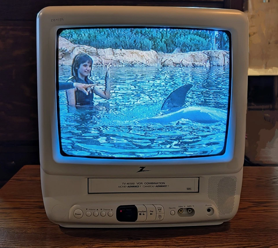 Zenith TVBR1325W 13英寸CRT电视/VCR组合VHS带手动,前输入,复古游戏 — 第 4/4 张图片