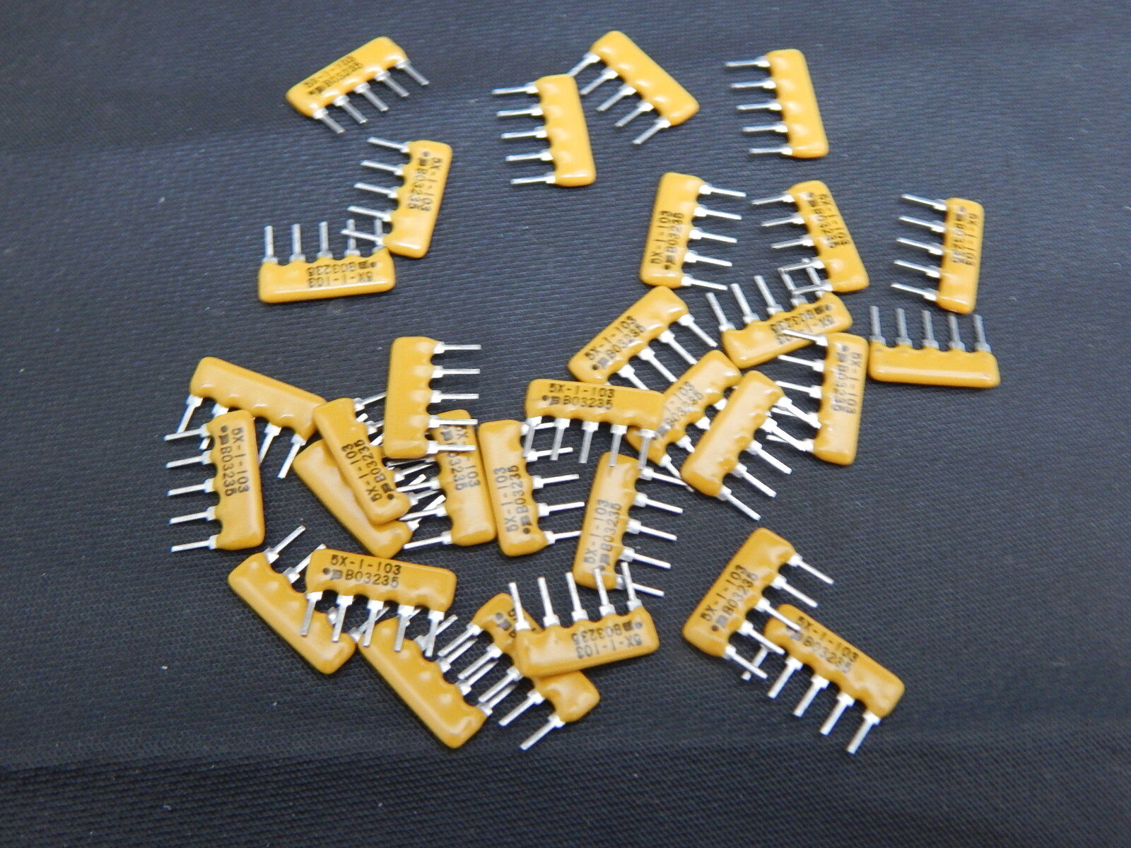 3 Dip 0pcs Array Di Resistenza Di Rete Di Esclusione 9pin 10k Ohm A103J 10KR Array Di Rete Di Resistenza A09-103J (Size : 9P 1K A102J 2.54MM - Foto 7