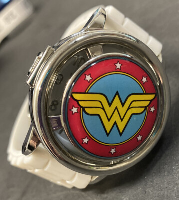 Collectable Wonder Woman TM & DC Comics Watch White Band SS Case Back Running