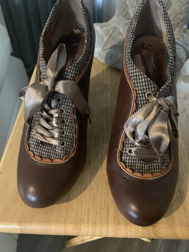 POETIC LICENSE WOMEN HEELS BROWN LACE UP US 8 1/2 Rockabilly Retro - Picture 4 of 13
