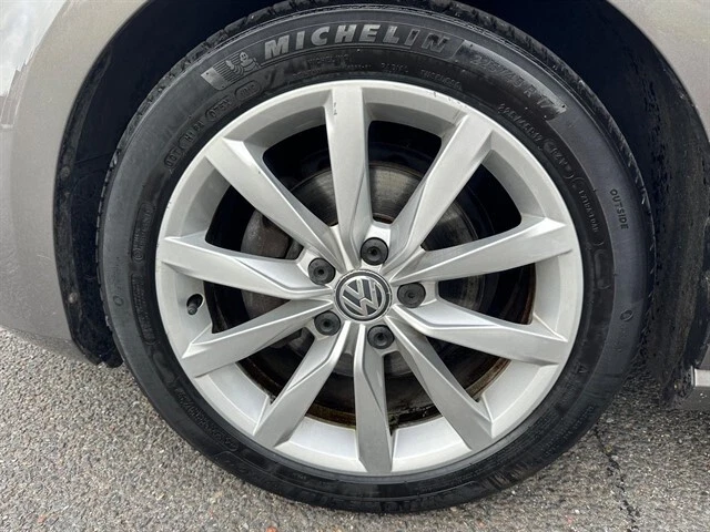 GENUINE VW WHEEL NUT BOLT COVERS CAPS PLASTIC GOLF ID TIGUAN TOOL x20 17mm NEW - Image 3 of 4