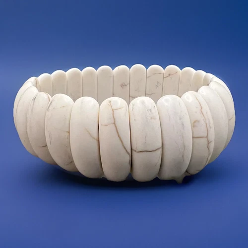 OFF WHITE Bracciale con pannello elastico in pietra naturale bianco crema con marmorizzazione marrone.