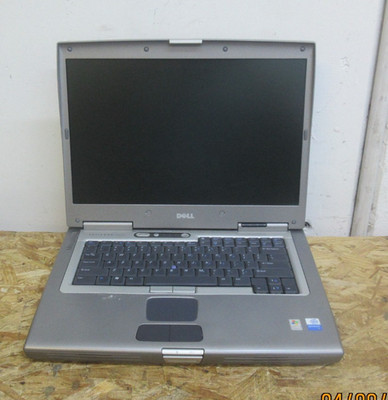 Dell Latitude D800 Vintage Laptop @ 1.60GHz Pentium M 512MB RAM NO