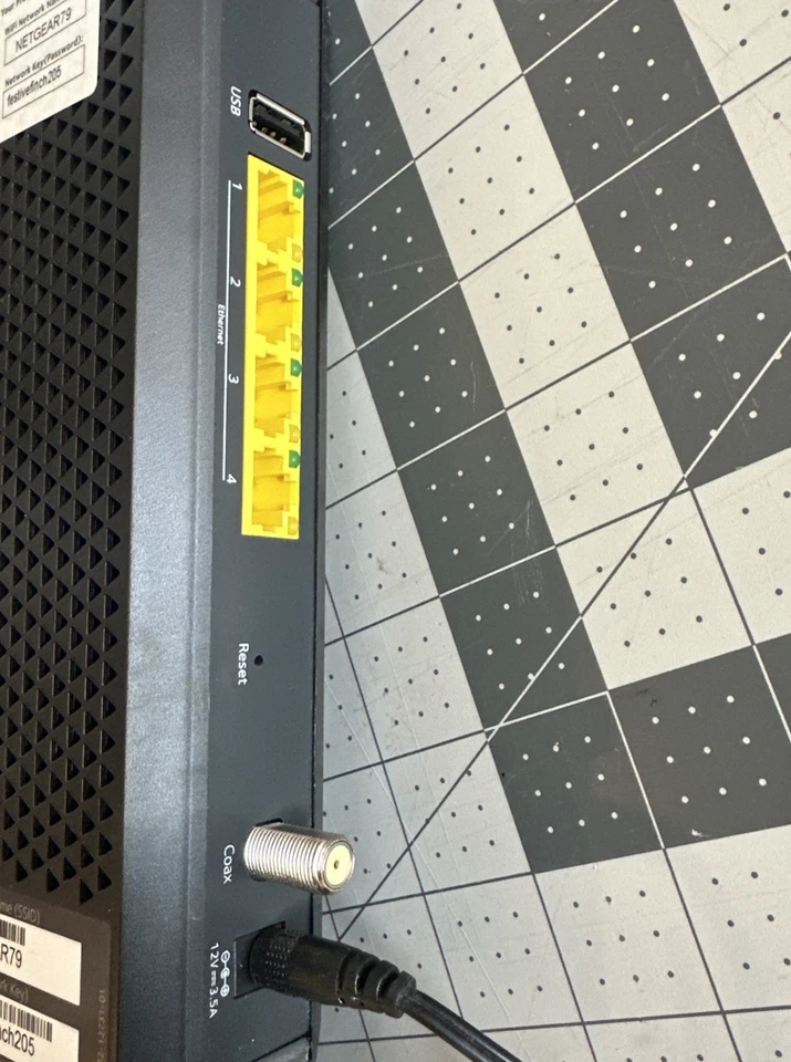 NETGEAR C7000v2 AC1900 WiFi Cable Modem Router with Power Cord - Image 4 of 4