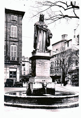 CPSM AIX EN PROVENCE BRUNNEN UND STATUE DES KÖNIGS RENE