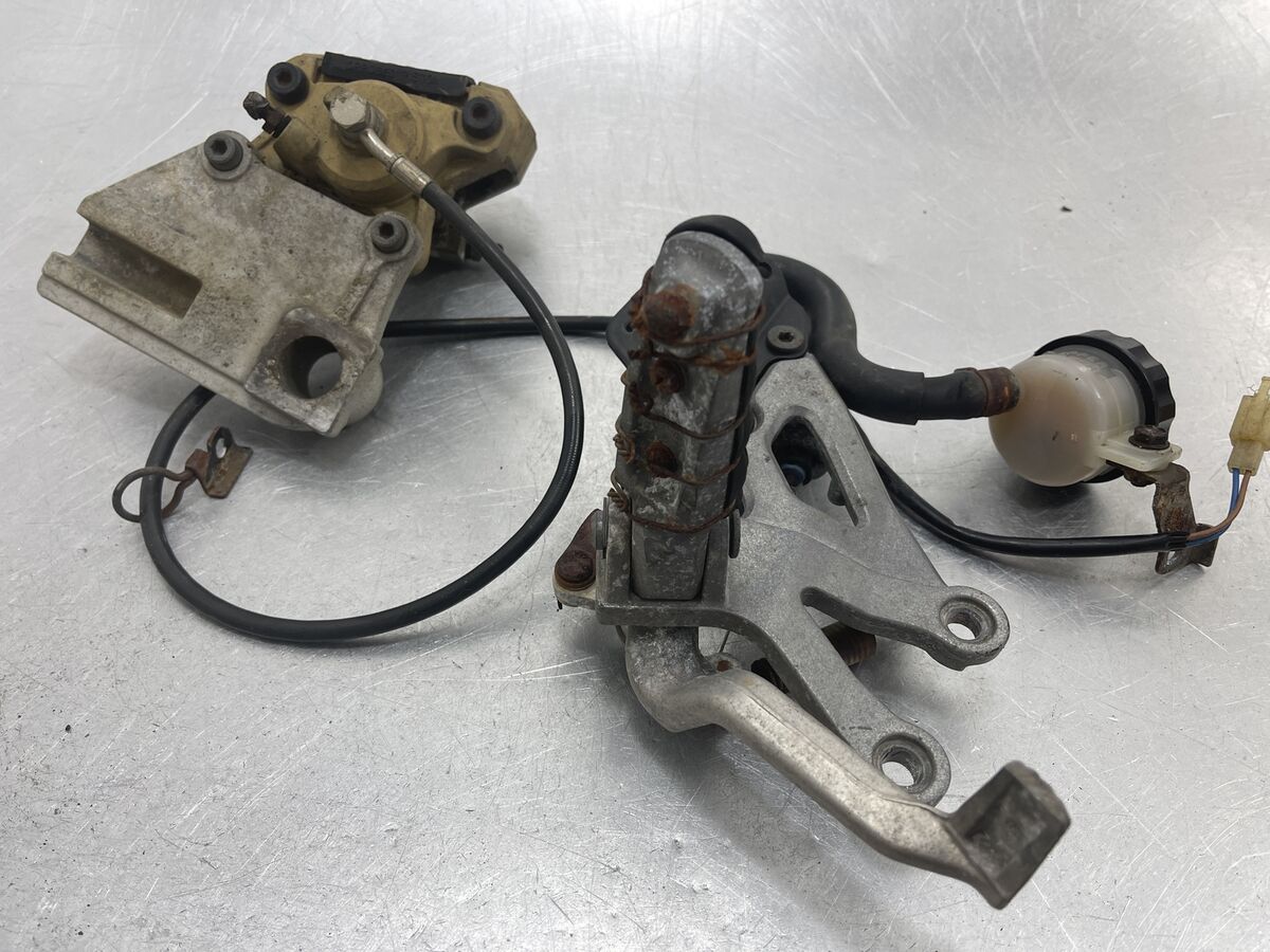2000 Kawasaki Ninja Zx12r Zx1200a Right Rearset Rear Set 2000 Kawasaki Ninja Zx12r Zx1200a Right Rearset Rear Set