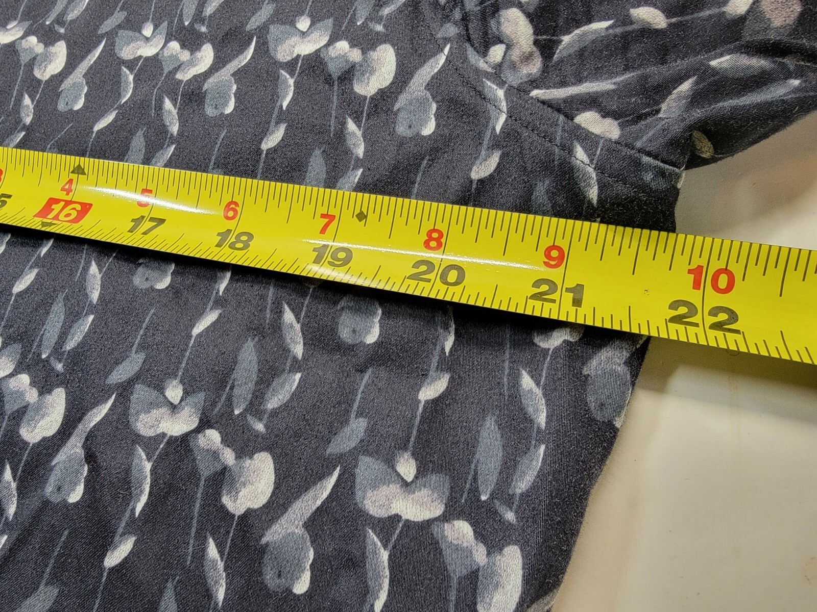 Men's L Robert Graham Americana Floral All Over Geometric Short Sleeve