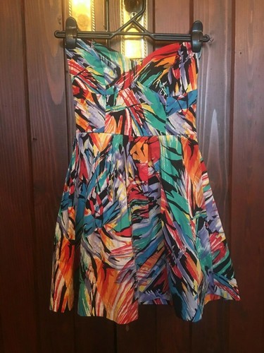 MINK PINK MULTI COLOURED STRAPLESS DRESS SIZE 8 - Picture 1 of 4