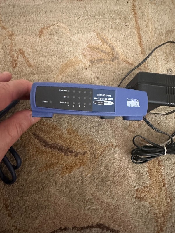 Linksys 5-Port Ethernet Switch EZXS55W Ver 3 EtherFast 10/100 with Patch Cable