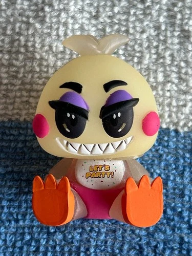 Funko Mystery Minis Five Nights At Freddy's Hot Topic Exclusive -Glow Chica Rare