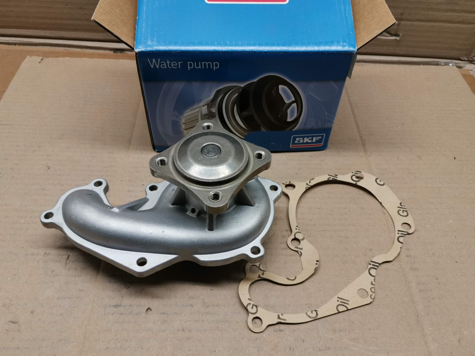 Pompe à eau Ford Fiesta Focus 1.8 TDCI pour révision de la distribution