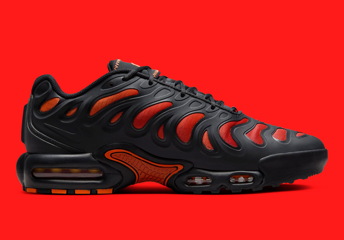 Nike Air Max Plus Drift Bred Off Noir Hyper Crimson Black