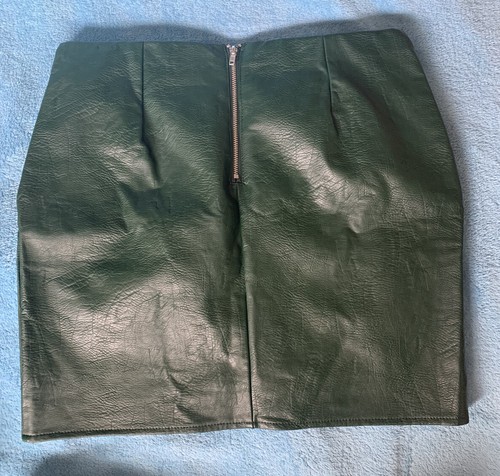 ROMEO & JULIET COUTURE Studded Embroidered Mini Skirt Green Faux Leather Size M - Picture 4 of 12