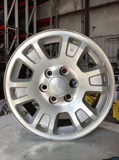 GMC Machined Silver Sierra 1500 Pickup Yukon XL OEM Wheel 17” 2005-2008 5222