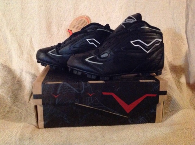 youth softball cleats