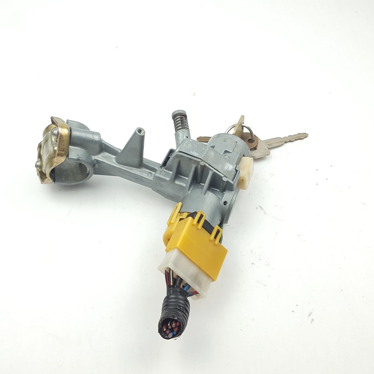 ひると　　　　F,N ,M,P,V 1989-1995 Mazda MPV Ignition Lock Cylinder Switch Key A/T