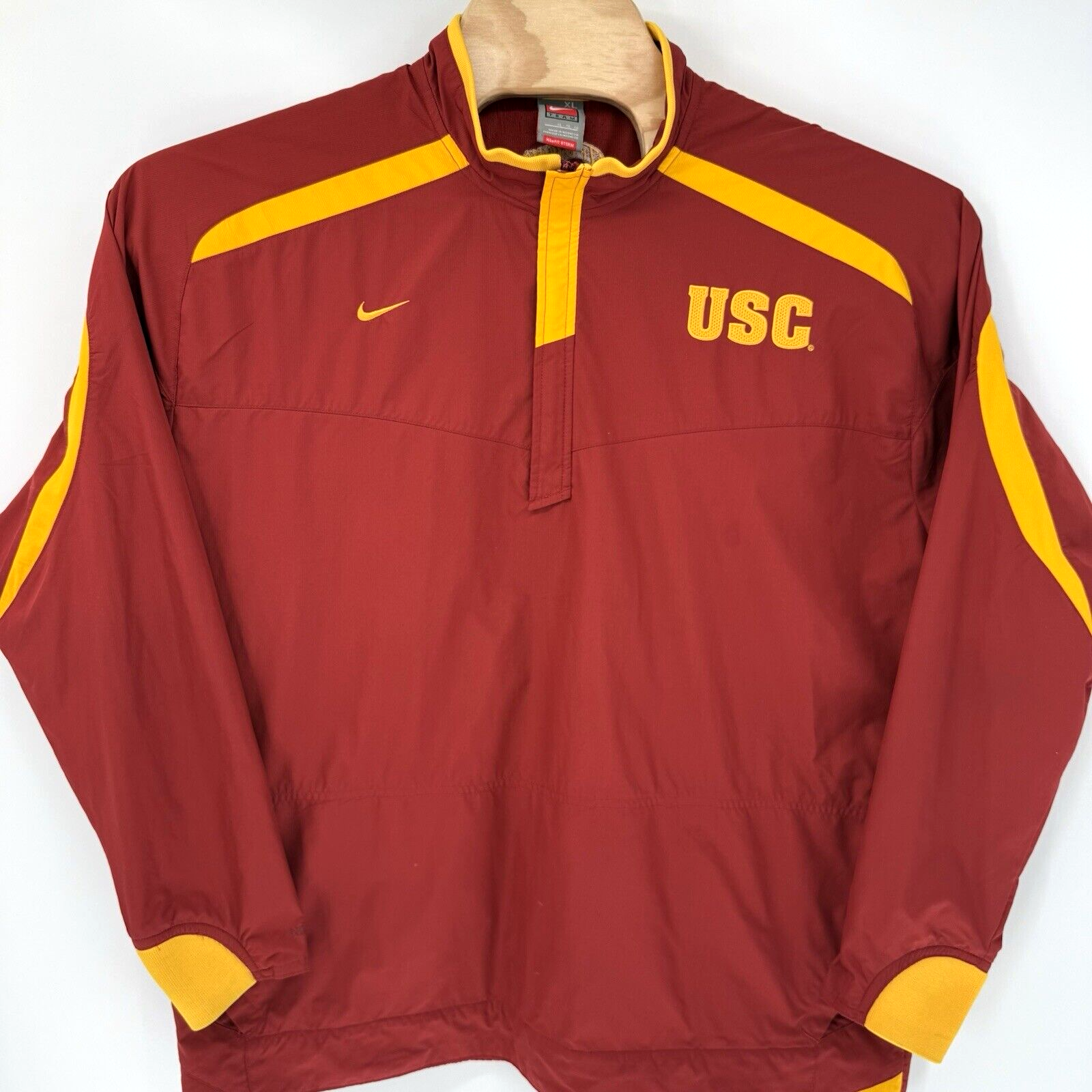 SACAI X NIKE Nike Fit Storm Uomo USC Trojans Pullover 1 4 Zip Giacca a vento XL Manica Lunga