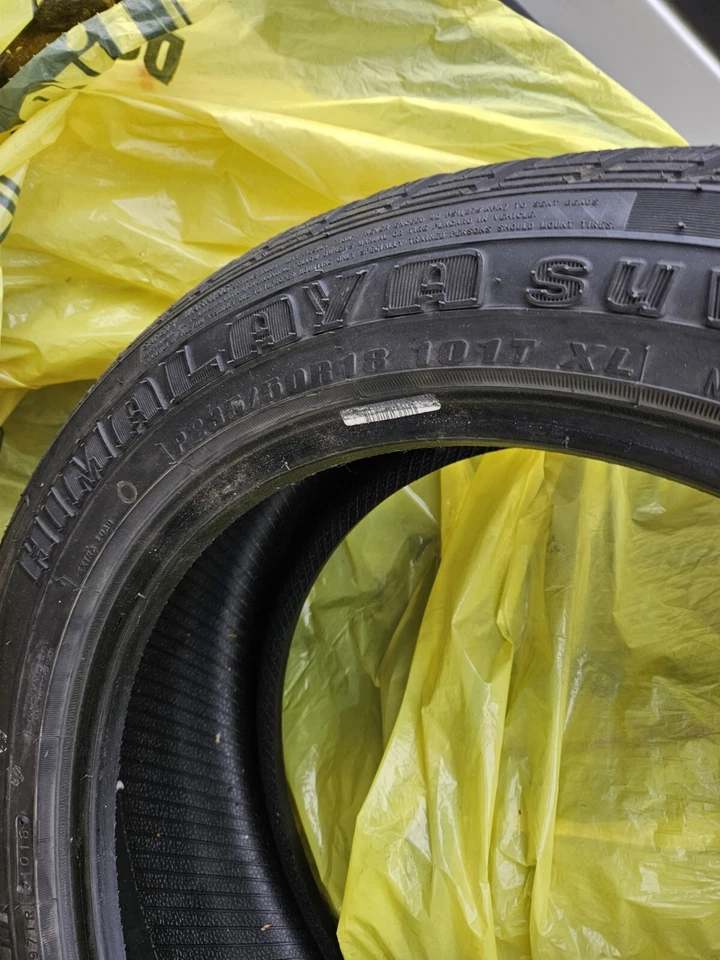 4 neumáticos con tachuelas Federal Himalaya SUV nieve 235/50R18 101T XL invierno nieve Foto 3 de 4