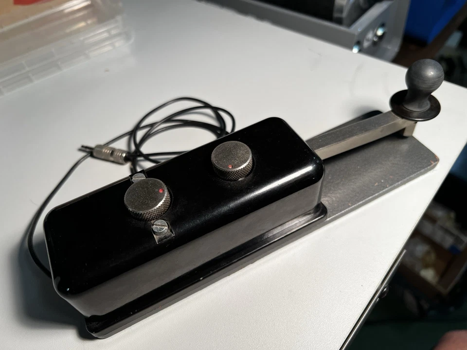 Llave de código Morse MP Pederson Amplidan 50713. Foto 3 de 4