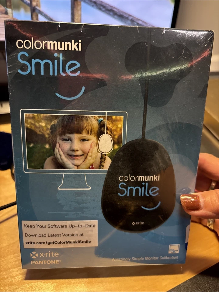 X-Rite ColorMunki Smile, Monitor Calibration Device, For Photo and Video Editing - Image 2 of 4