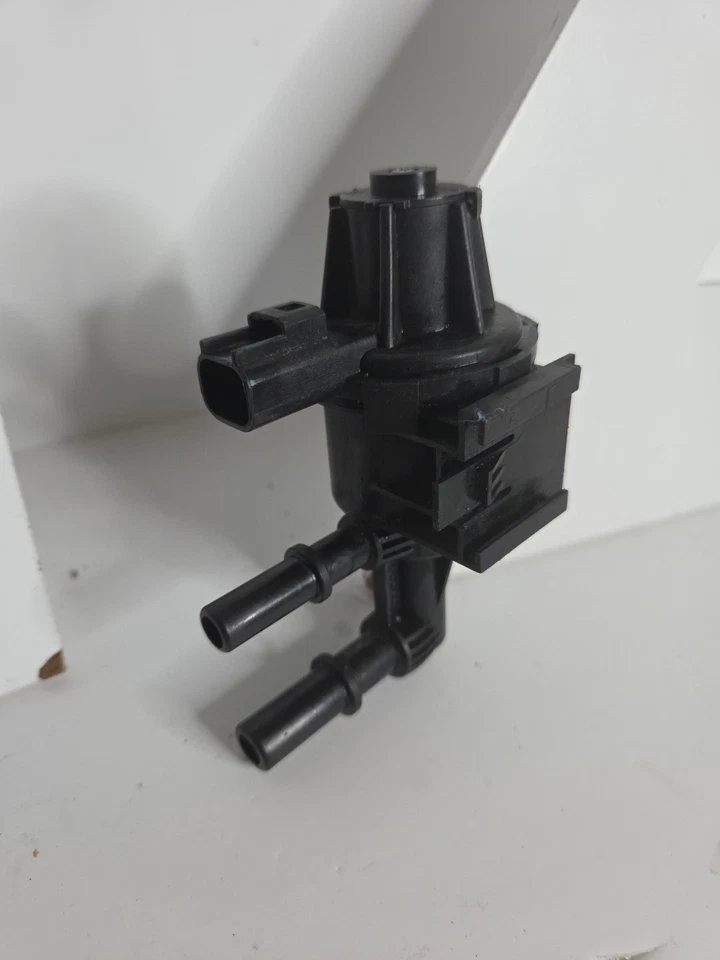 Válvula de purga Ford Crown Victoria 2005-2011 OEM  Foto 2 de 4