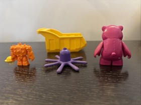 LEGO Toy Story: Lotso's Dump Truck (7789) Minifigures And Parts