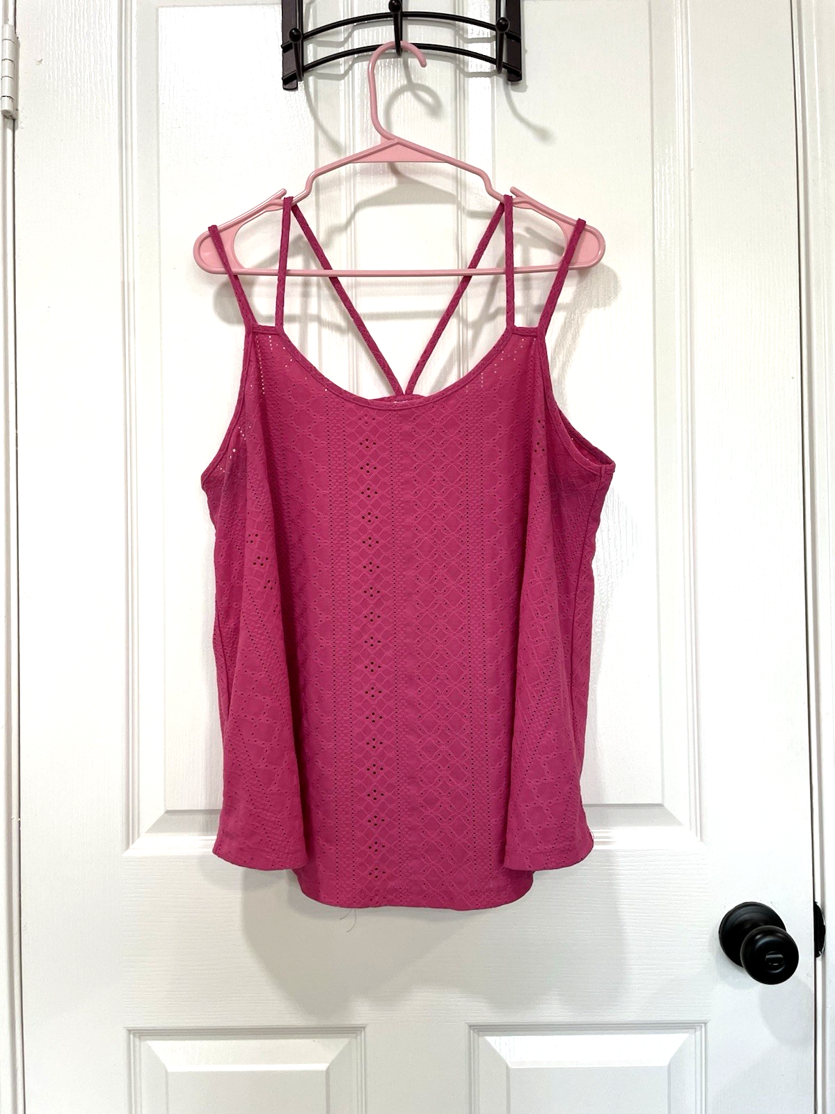 C67 XIEERDUO Women’s PINK Eyelet Spaghetti Strap Top Cross Back