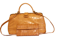 VTG Lee Sands Mike Eel skin wallet purse bag w/shoulder strap sand beige sharp