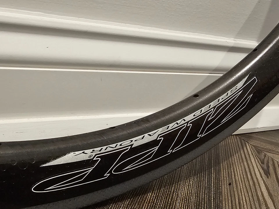 Aro tubular de carbono Zipp 303 Firecrest – 700c, 24H, aro-freio – Novo em folha - Imagem 4 de 4